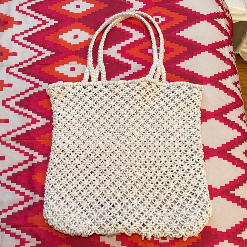 Chic White Macrame Tote Bag